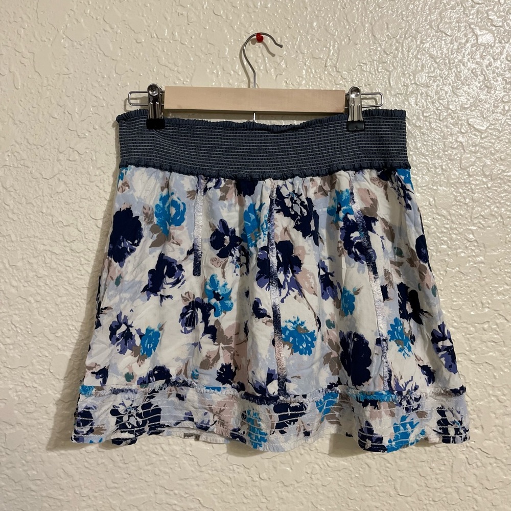 🎀3/$10 Charlotte Russe Floral Flounce Skirt